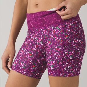 Lululemon Speed Track Short - Size 6 - Paradise Camo Multi